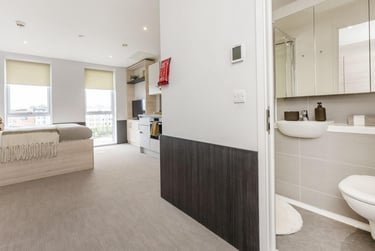 1 bed studio, Hawkins Road, Old Heath, Colchester, CO28JX - Image 1